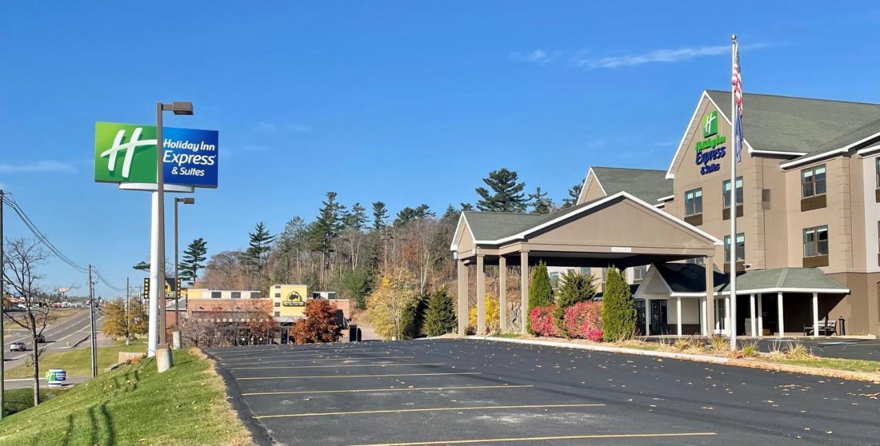 Holiday Inn Express & Suites Marquette By Ihg Bagian luar foto