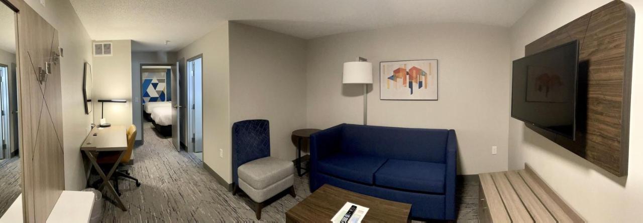 Holiday Inn Express & Suites Marquette By Ihg Bagian luar foto
