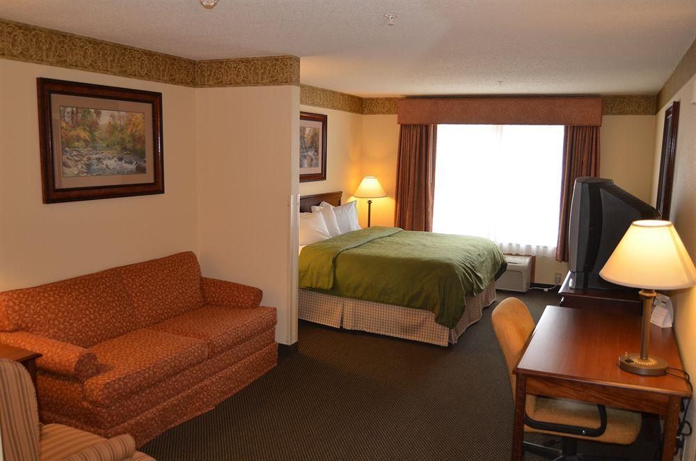 Holiday Inn Express & Suites Marquette By Ihg Ruang foto