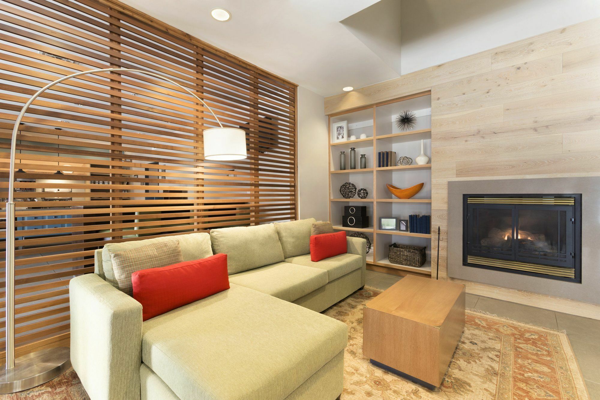 Holiday Inn Express & Suites Marquette By Ihg Bagian luar foto