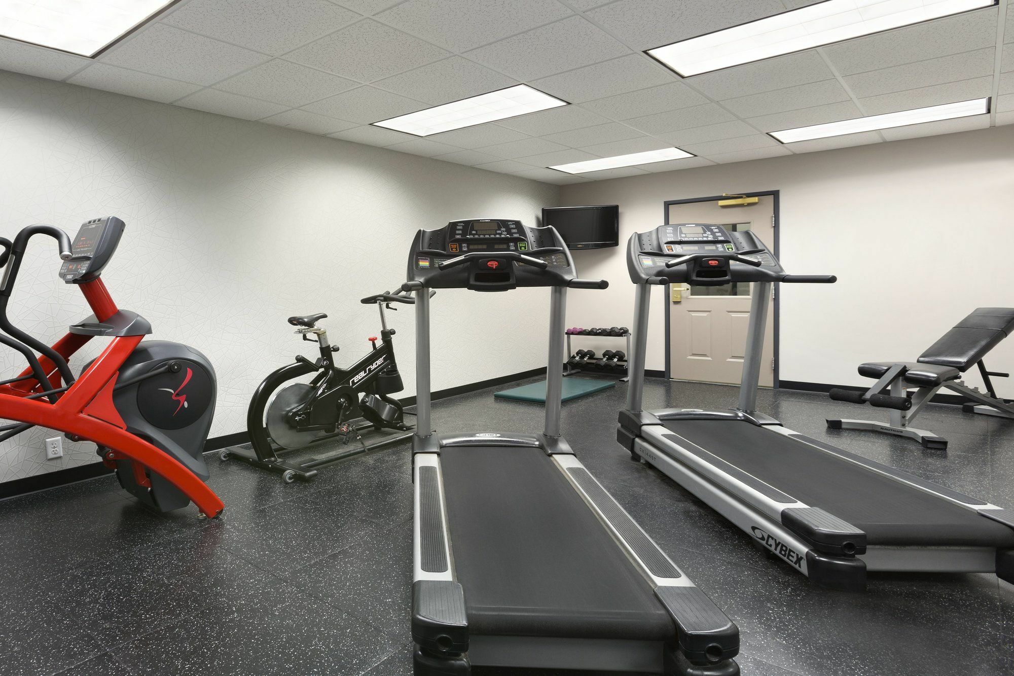 Holiday Inn Express & Suites Marquette By Ihg Bagian luar foto
