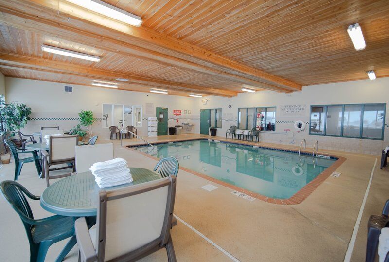 Holiday Inn Express & Suites Marquette By Ihg Bagian luar foto